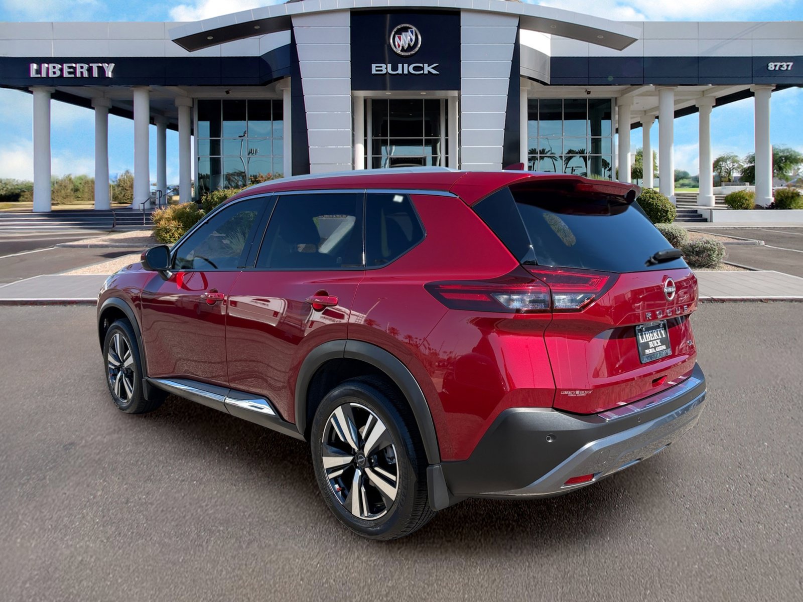 Used 2023 Nissan Rogue SL FWD image 5
