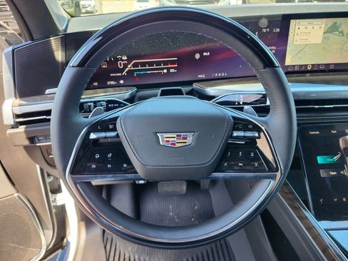 Certified 2026 Cadillac Escalade Platinum Sport w/ LPO, Floor Liner Package AWD/4WD image 29