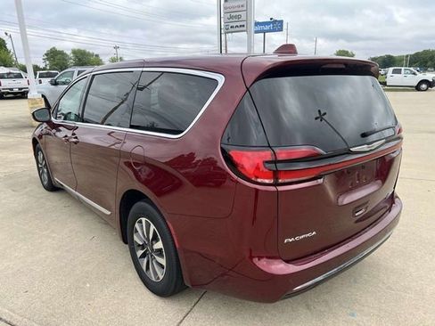 Used 2022 Chrysler Pacifica Limited FWD image 6