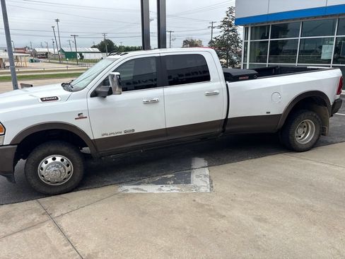 Used 2021 RAM 3500 Limited AWD/4WD image 4