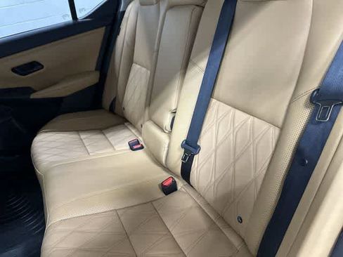 Used 2025 Nissan Sentra SV w/ SV Premium Package FWD image 11