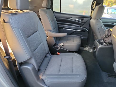 Used 2024 Chevrolet Traverse LT image 20