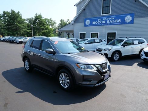 Used 2018 Nissan Rogue SV AWD/4WD image 2