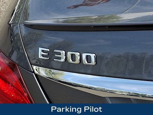 Used 2017 Mercedes-Benz E 300 4MATIC image 33