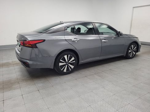 Used 2022 Nissan Altima 2.5 SV w/ SV Premium Package FWD image 10