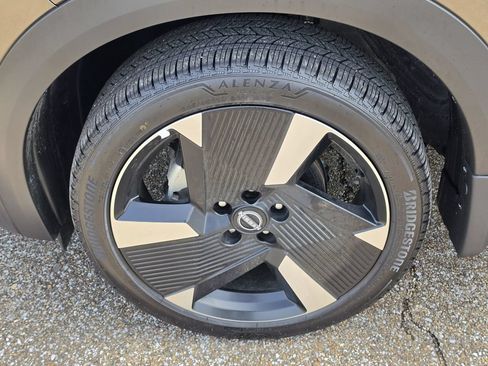 Used 2025 Nissan Kicks SR FWD image 27