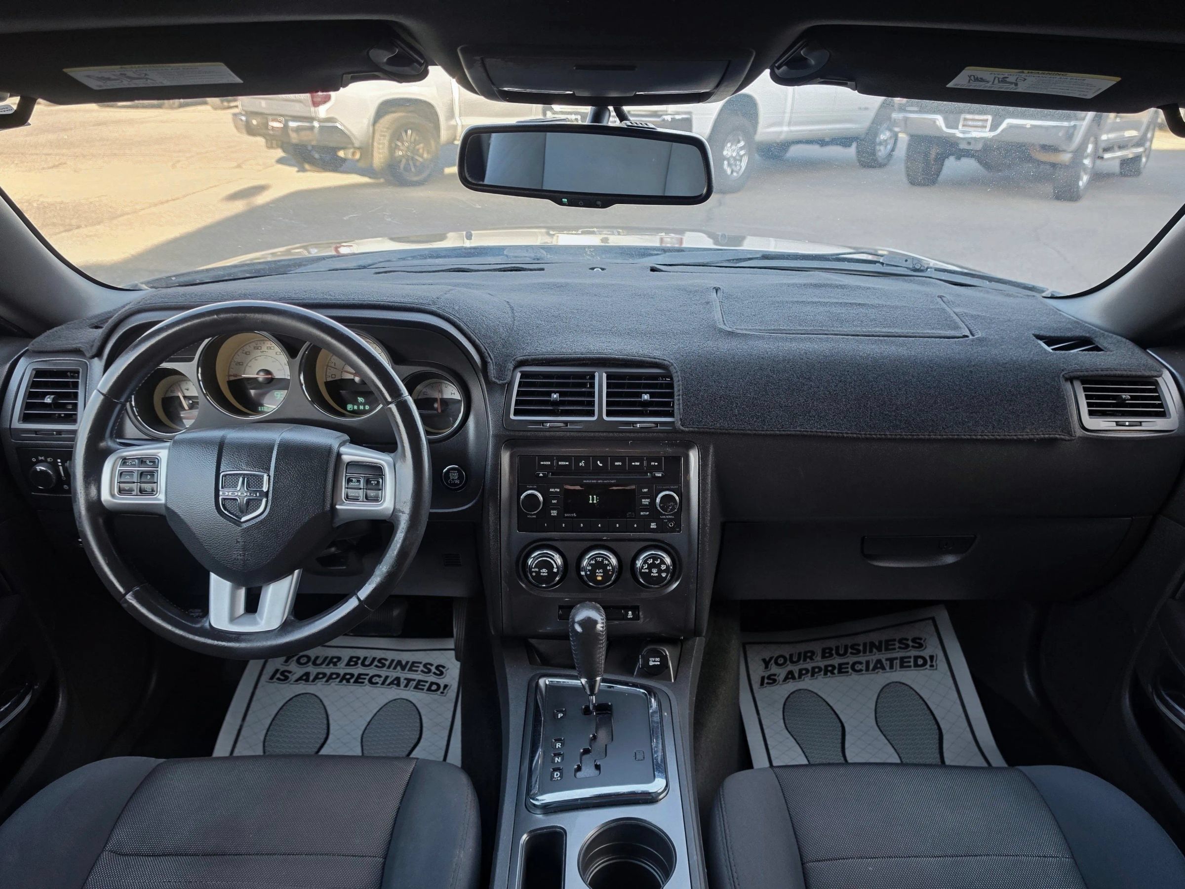 Used 2014 Dodge Challenger SXT RWD image 9