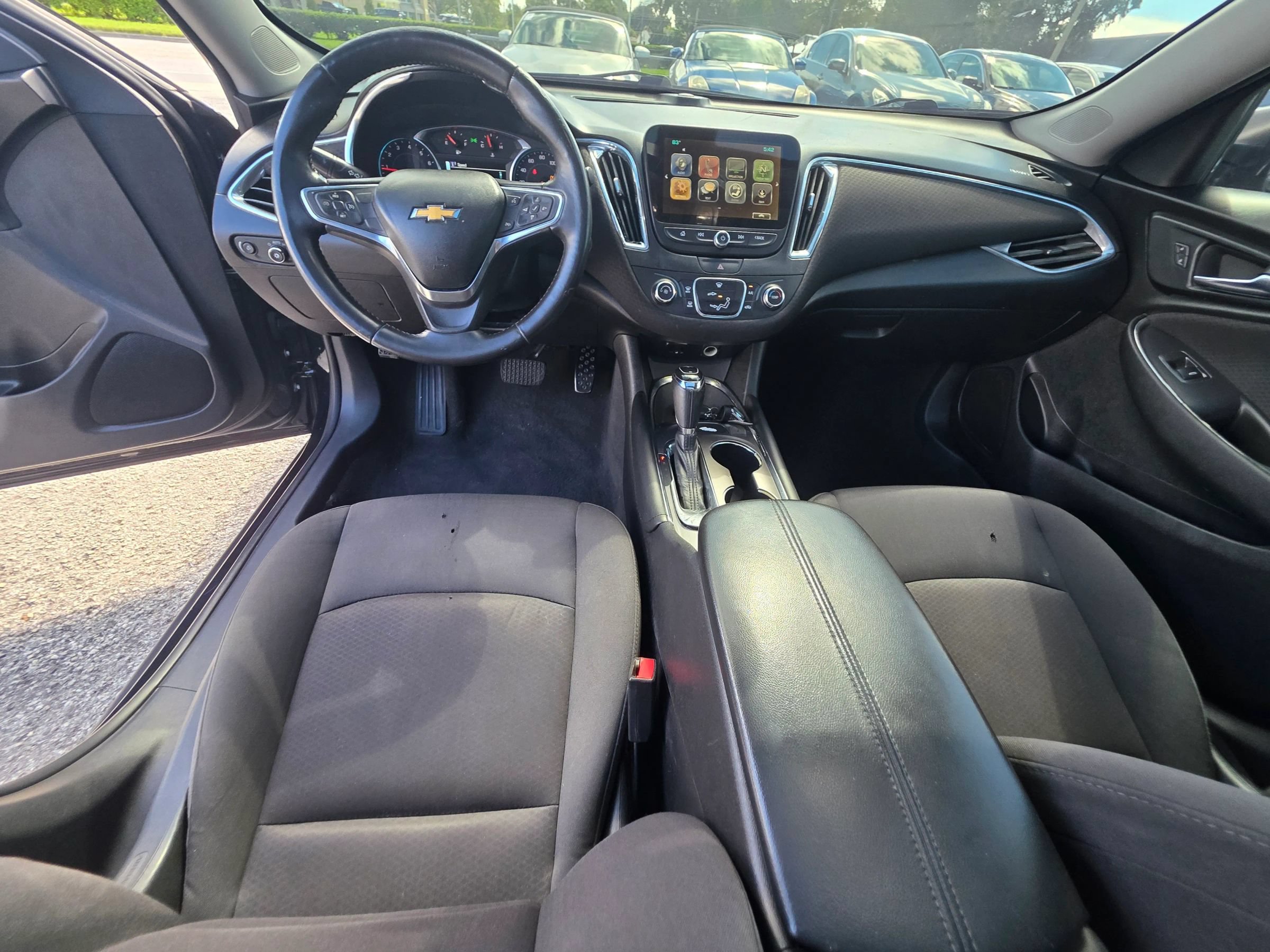 Used 2018 Chevrolet Malibu LT FWD image 15