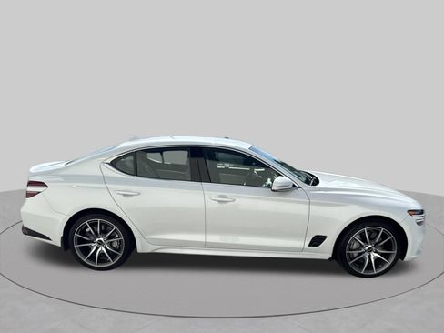 Used 2025 Genesis G70 2.5T RWD image 8