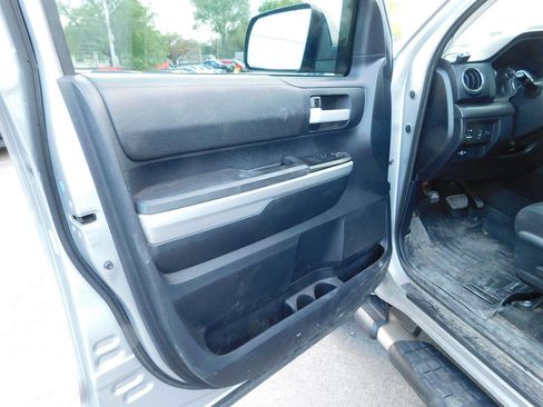 Used 2014 Toyota Tundra SR5 w/ TRD Off Road Package AWD/4WD image 27