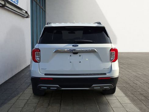 Certified 2023 Ford Explorer XLT w/ Equipment Group 202A image 4