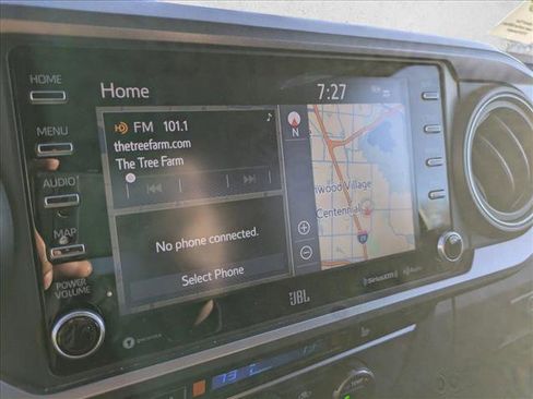 Used 2020 Toyota Tacoma Limited image 12