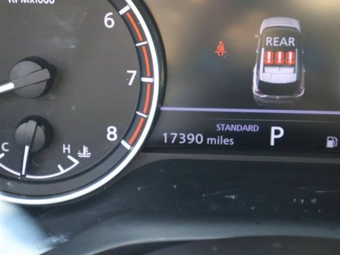 Used 2023 Nissan Rogue SV FWD image 10