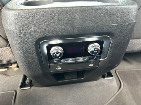Used 2024 GMC Yukon XL SLT w/ SLT Premium Package RWD image 45