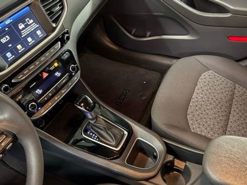 Used 2018 Hyundai Ioniq Blue FWD image 32