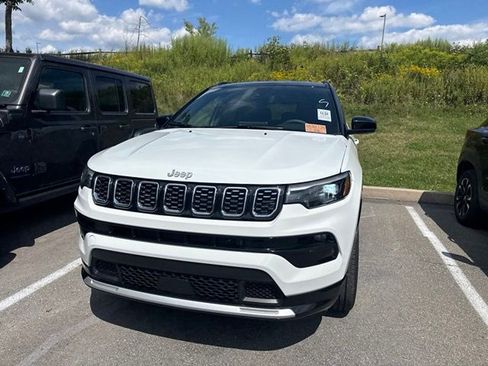 Used 2025 Jeep Compass Limited w/ Elite Group AWD/4WD image 4