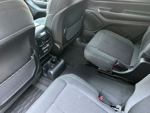 New 2026 Jeep Grand Cherokee L 4WD image 4