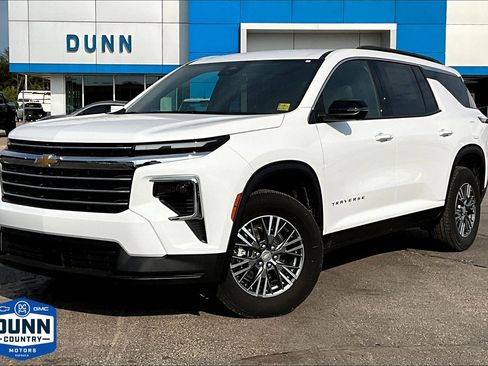 New 2025 Chevrolet Traverse LT w/ Driver Confidence Package image 1