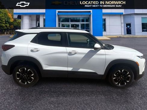 Certified 2023 Chevrolet TrailBlazer LT w/ Convenience Package FWD image 4