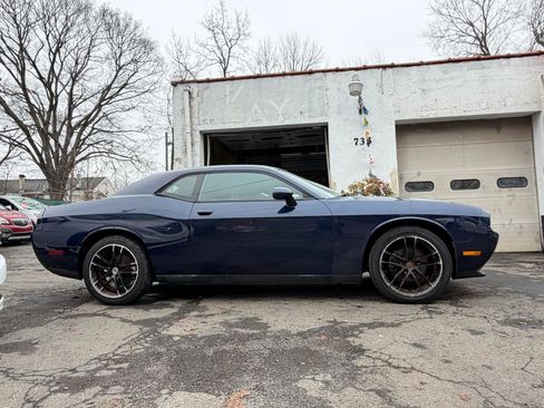 Used 2014 Dodge Challenger SXT RWD image 11