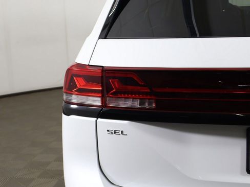 Certified 2024 Volkswagen Atlas Peak Edition SEL AWD/4WD image 19