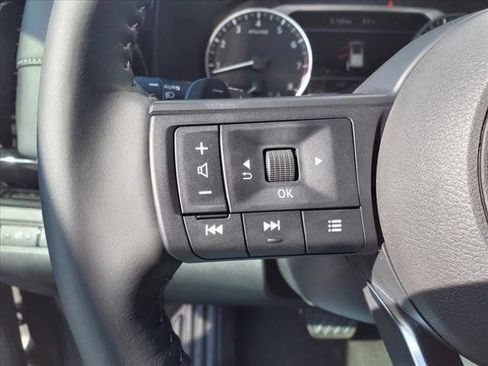 New 2025 Nissan Pathfinder SV image 23