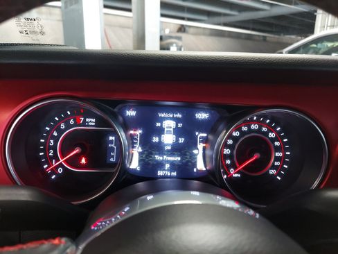 Used 2022 Jeep Gladiator Rubicon w/ Cold Weather Group AWD/4WD image 20