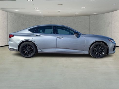 Used 2023 Acura TLX image 2