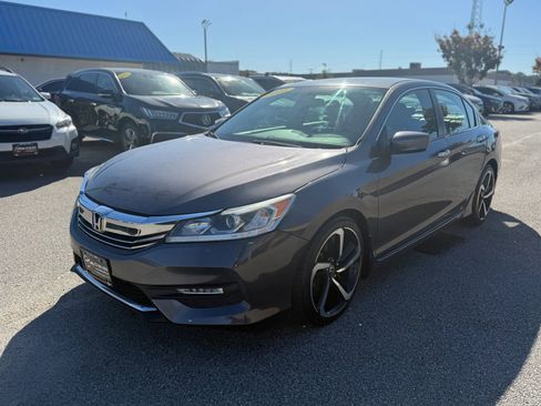Used 2017 Honda Accord Sport image 3