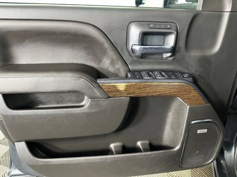 Used 2019 GMC Sierra 2500 Denali w/ Duramax Plus Package AWD/4WD image 24