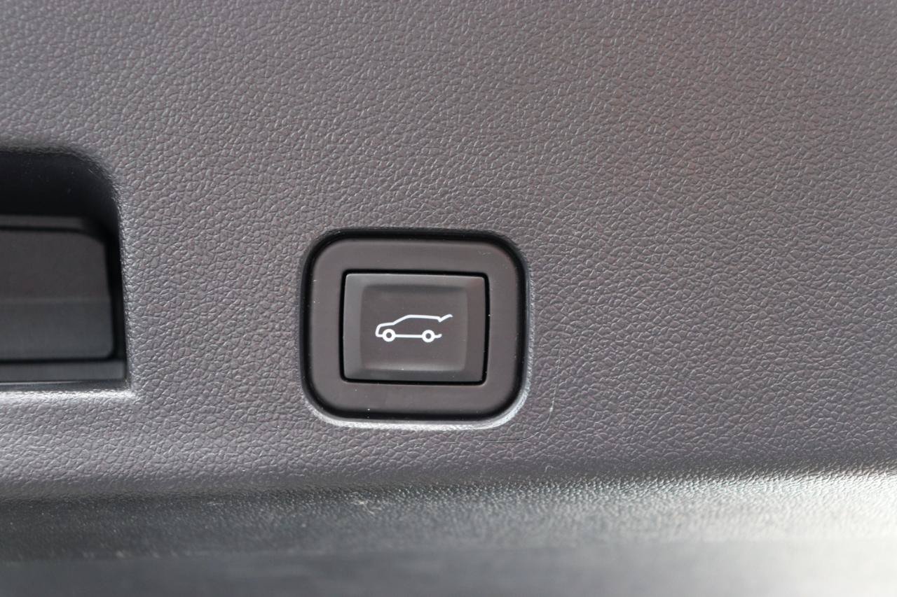 Used 2025 Chevrolet Traverse LT FWD image 60