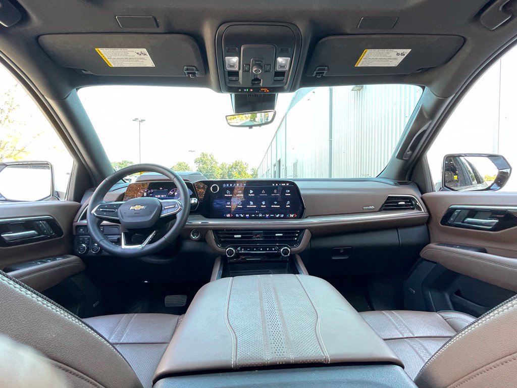 Used 2025 Chevrolet Tahoe High Country AWD/4WD image 31