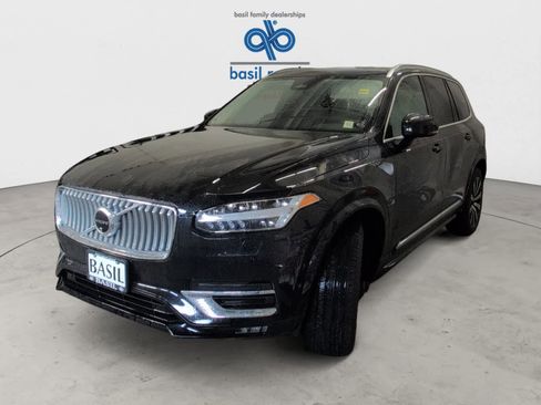 Used 2025 Volvo XC90 B6 Plus image 3
