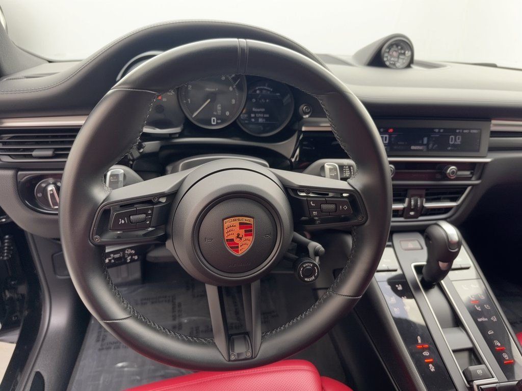 Used 2023 Porsche Macan Turbo AWD/4WD image 9