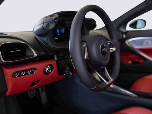 Used 2025 McLaren Artura Spider image 23