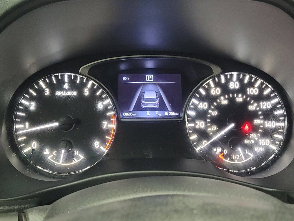 Used 2020 Nissan Pathfinder SV FWD image 23
