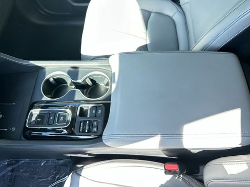 Used 2025 Honda Pilot Touring image 20