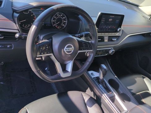 Certified 2022 Nissan Altima 2.5 SR image 10