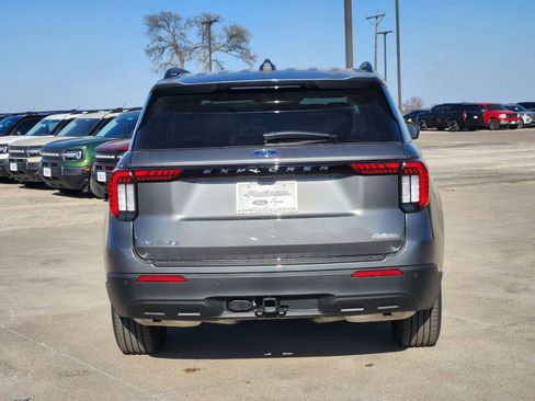 New 2026 Ford Explorer Active image 8
