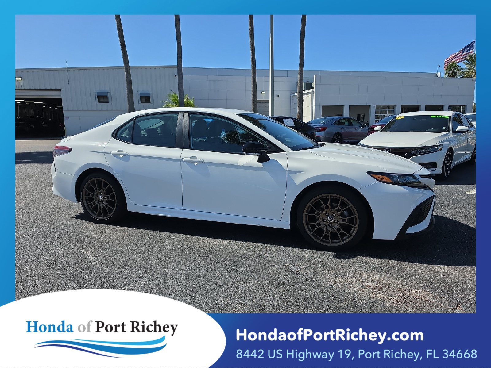 Used 2023 Toyota Camry SE w/ Convenience Package FWD image 1