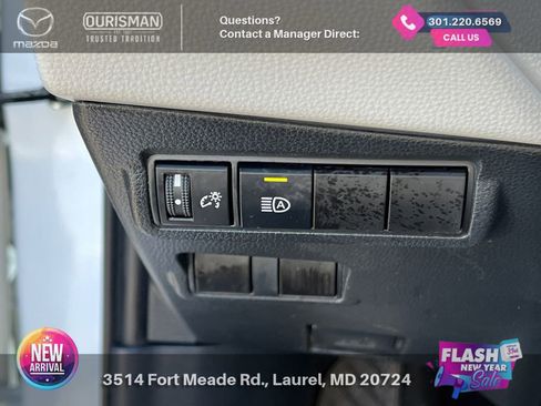 Used 2024 Toyota Corolla Cross L image 27