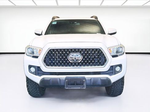 Used 2019 Toyota Tacoma TRD Off-Road w/ Technology Package AWD/4WD image 2