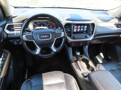 Used 2019 GMC Acadia Denali w/ Technology Package AWD/4WD image 4