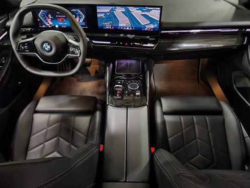 Used 2024 BMW 530i w/ Premium Package RWD image 45