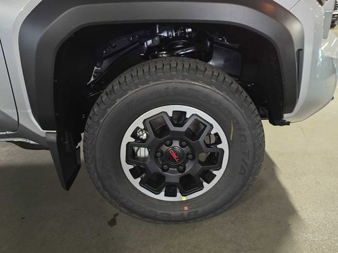 New 2025 Toyota Tacoma TRD Off-Road image 9