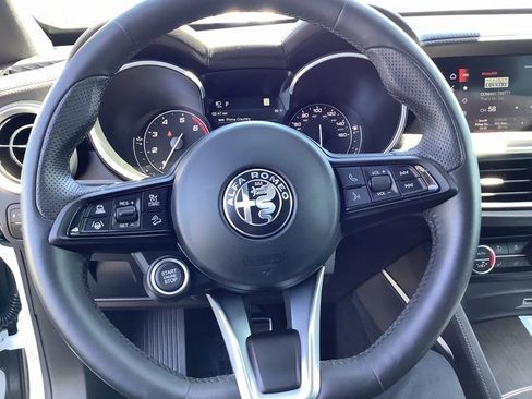 Used 2022 Alfa Romeo Stelvio Ti image 11