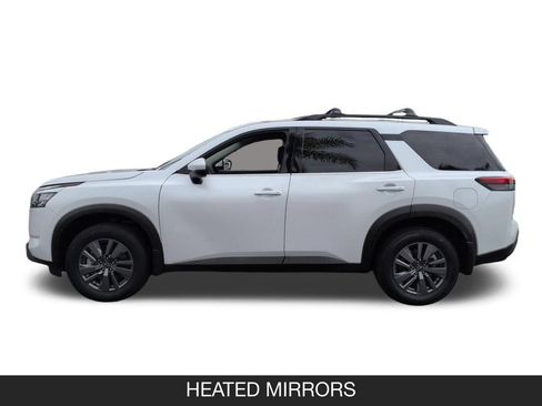 Used 2025 Nissan Pathfinder SV FWD image 5