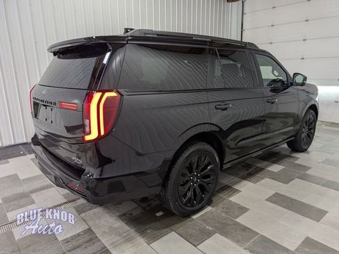 Used 2025 Ford Expedition Platinum w/ Stealth Appearance Package AWD/4WD image 4