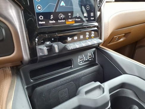 Used 2024 RAM 3500 Limited image 27