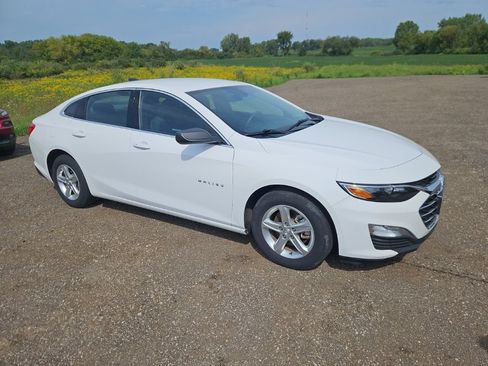 Used 2022 Chevrolet Malibu LS FWD image 3